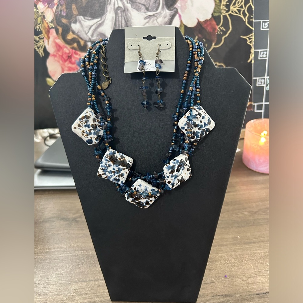 NWT necklace and earring set